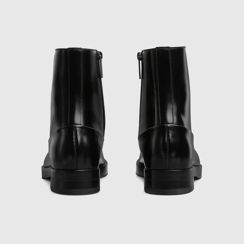 823583_AAEAK_1000_009_100_0000_Light-Mens-ankle-boot-with-Horsebit.webp