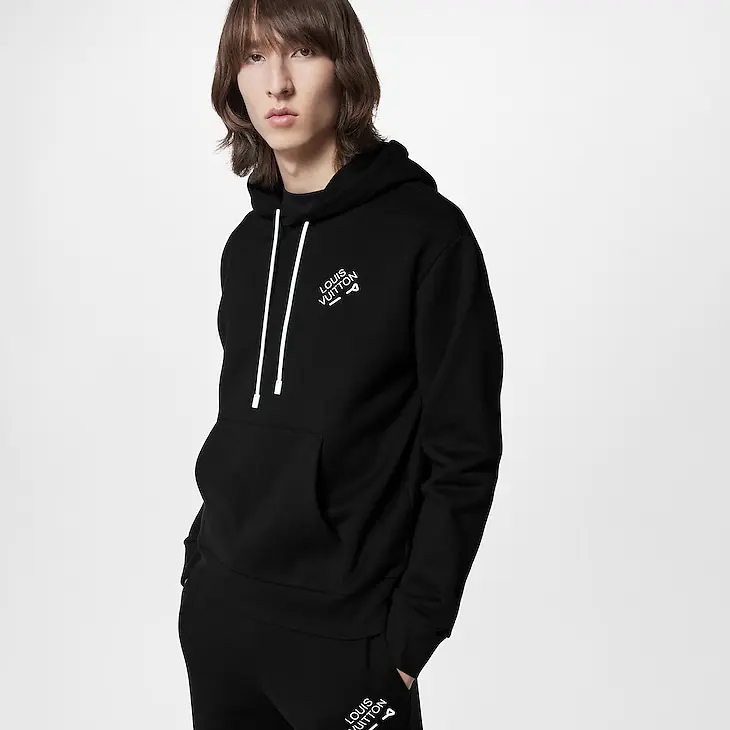 louis-vuitton-signature-hoodie-with-embroidery--HNY56WIHN900_PM1_Cropped worn view.webp