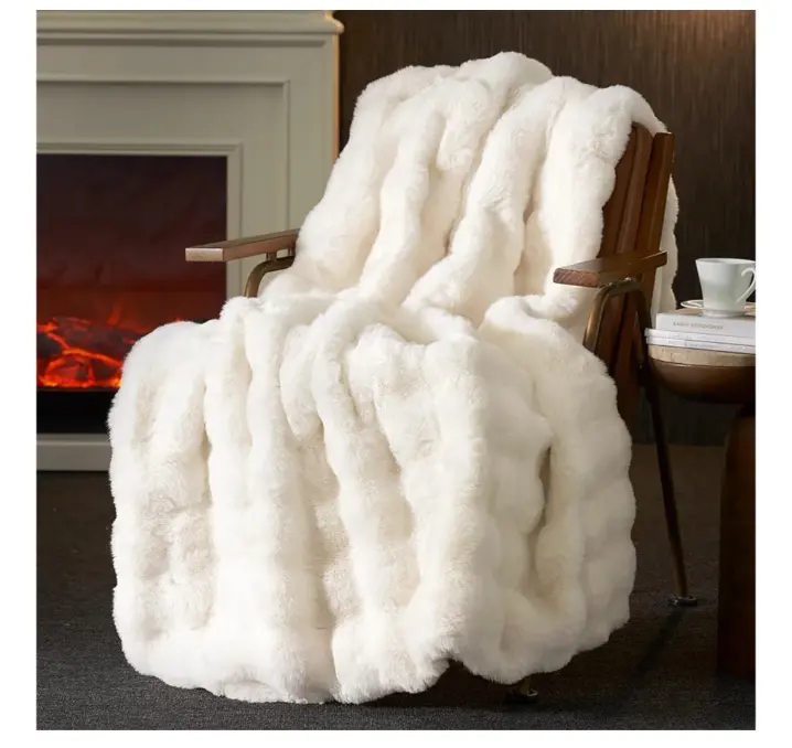 Amélie Home | 50x60 Inches | Cream White Faux Fur Throw Blanket