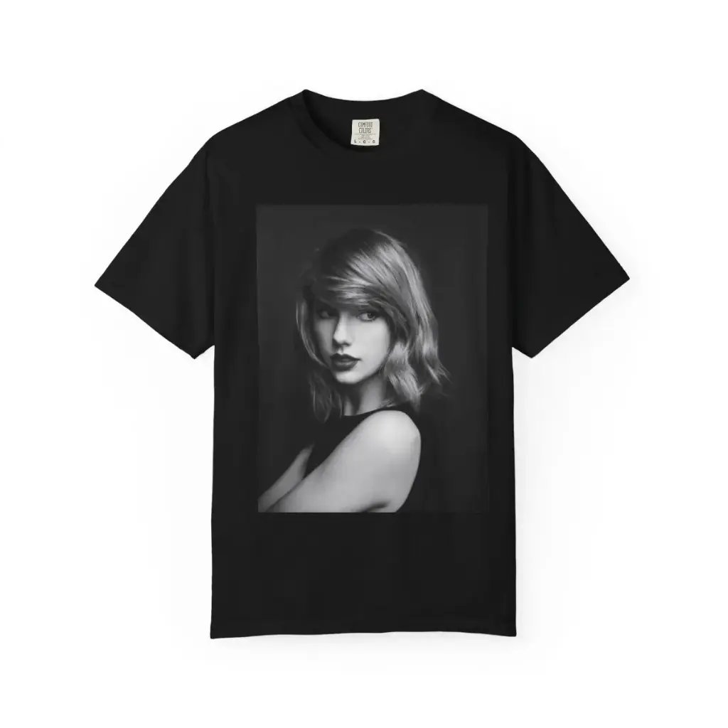 Monochrome Muse | Taylor Swift | T-Shirt