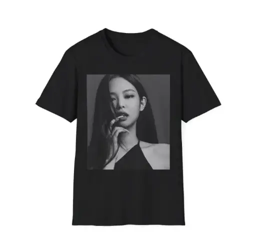 Jennie | Whole black  T-Shirt