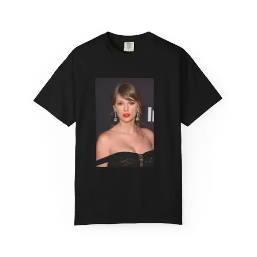 Taylor Swift | Red Carpet Glamour Black | T-Shirt