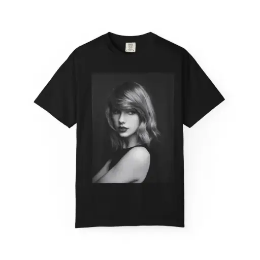 Monochrome Muse | Taylor Swift | T-Shirt